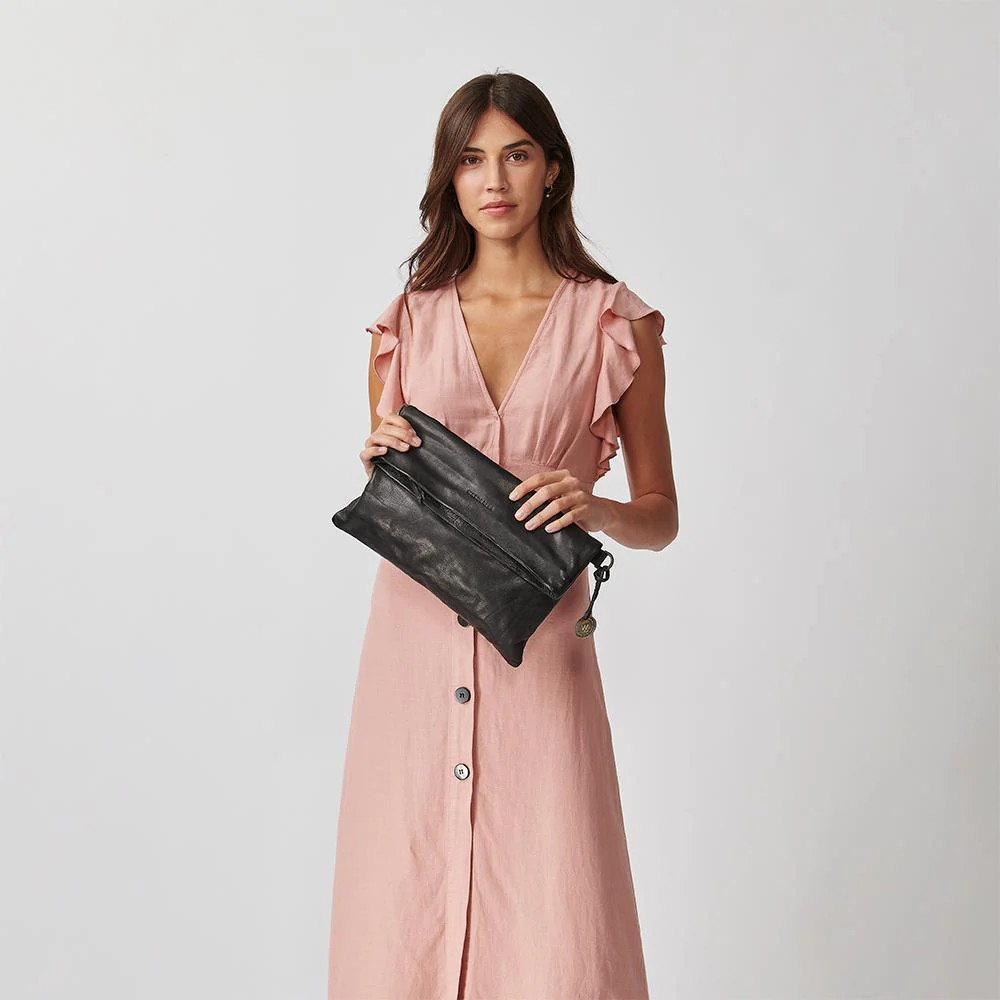 The Garda crossbody clutch - Image 17