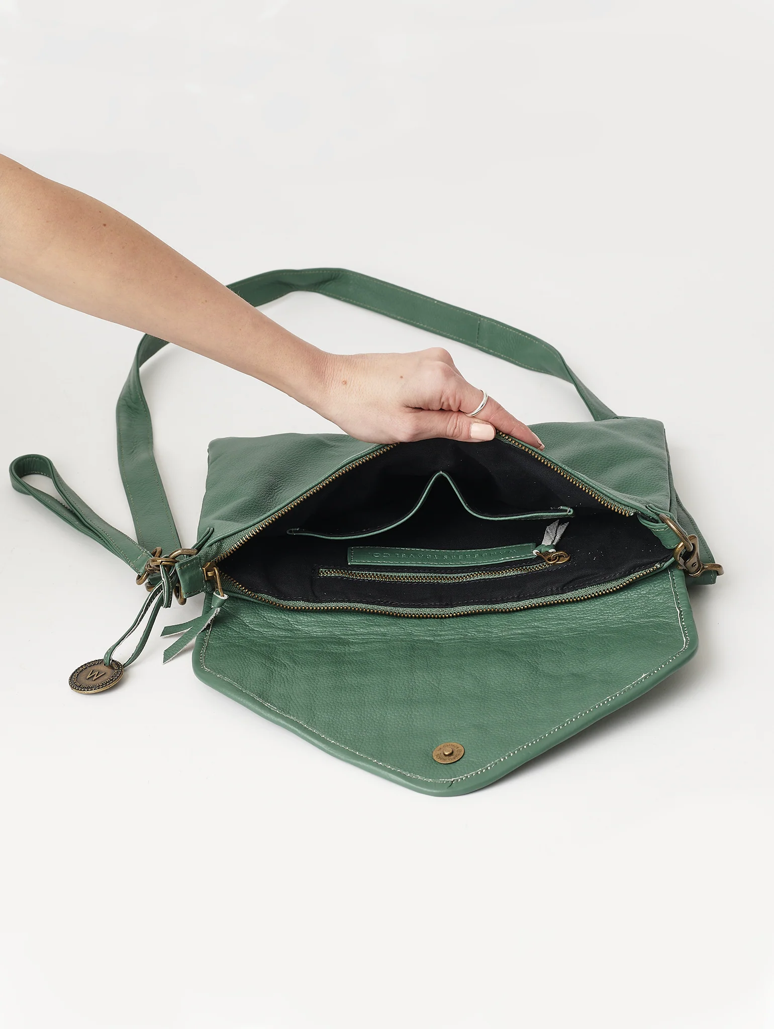 The Marseille Woven Crossbody Clutch [SECOND] - Image 207