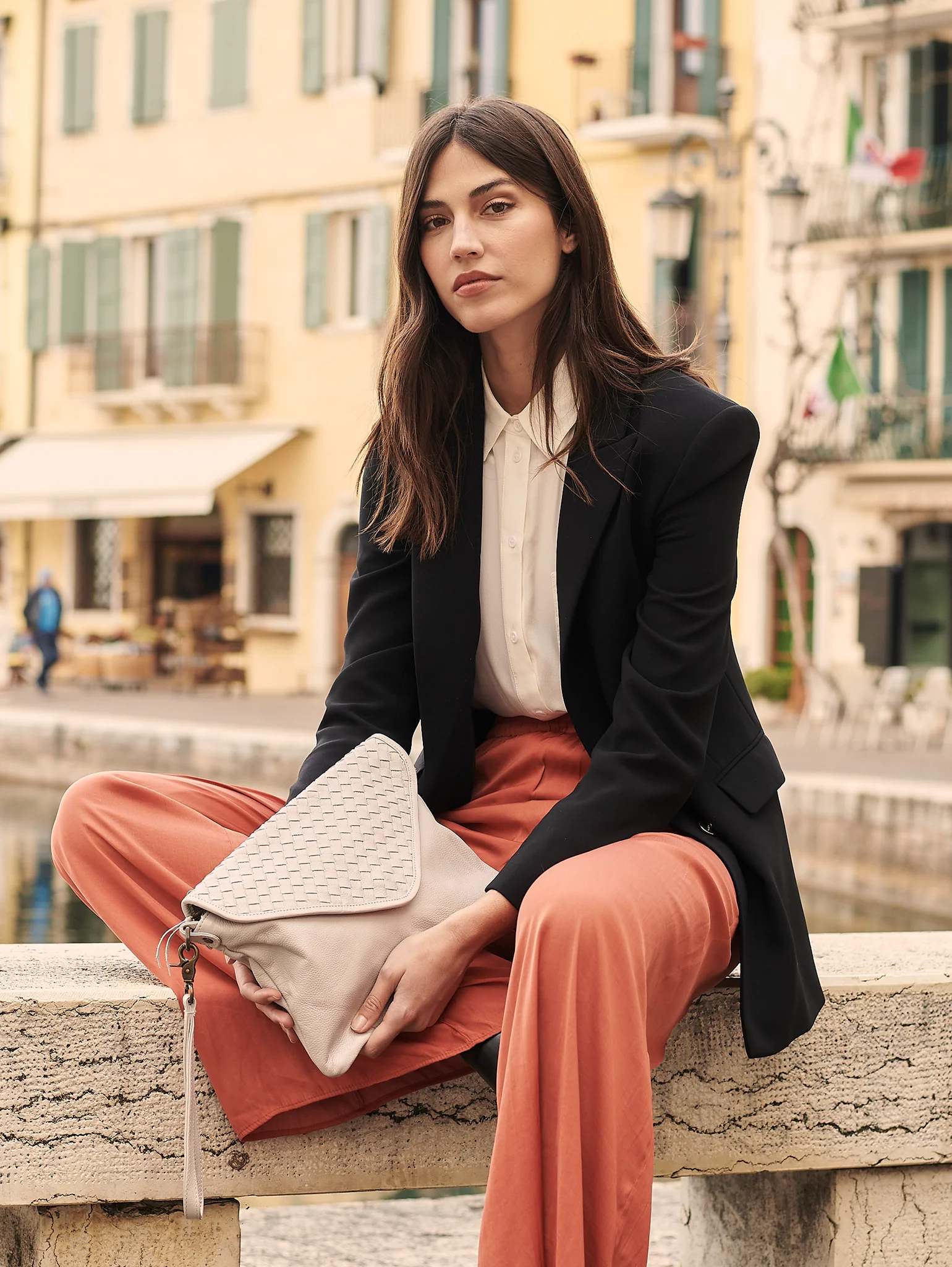 The Marseille Woven Crossbody Clutch [SECOND] - Image 210
