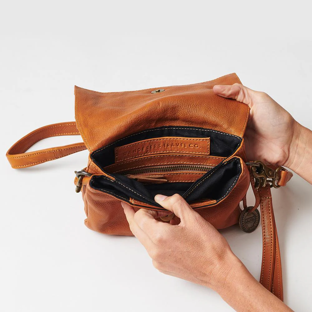 The Siena crossbody clutch - Image 60