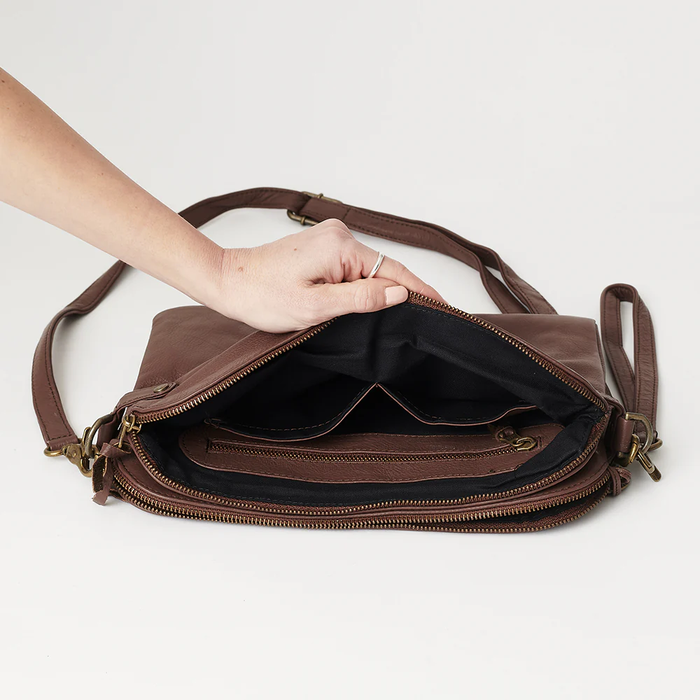 The Venetian Grande passport crossbody - Image 110