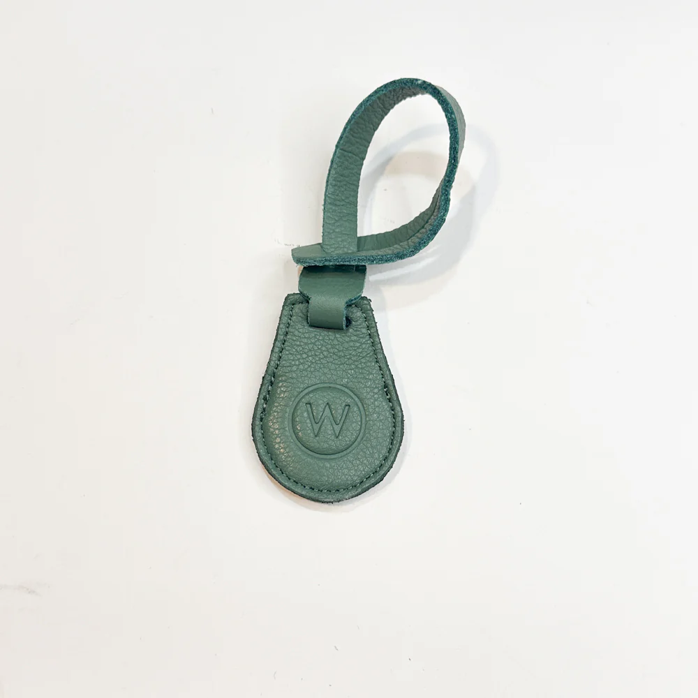 Wanderers Leather Long Loop AirTag Holder - Image 19