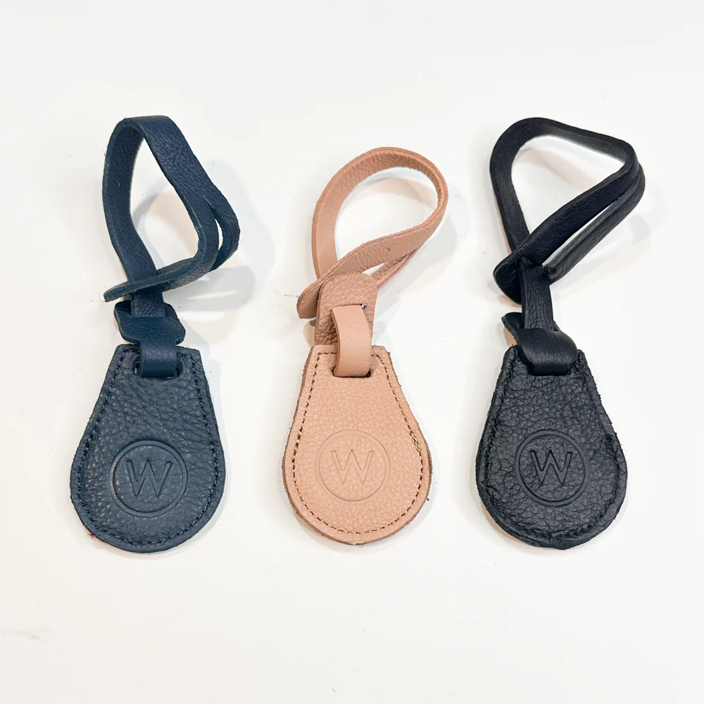 Wanderers Leather Long Loop AirTag Holder - Image 36
